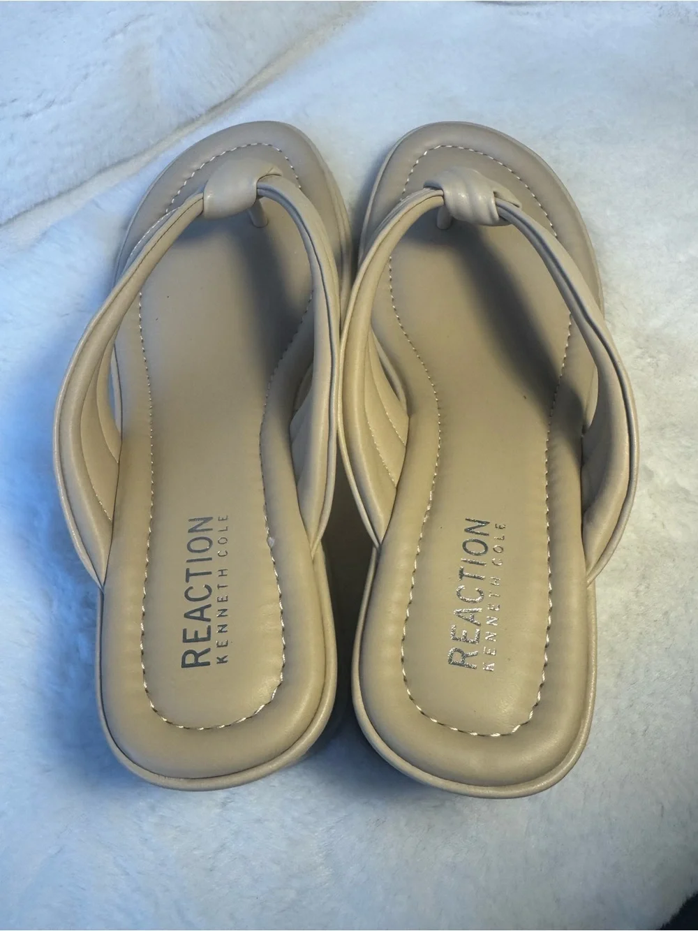 Reaction Kenneth Cole Women's Nude Wedge Thong Sandals Size 8